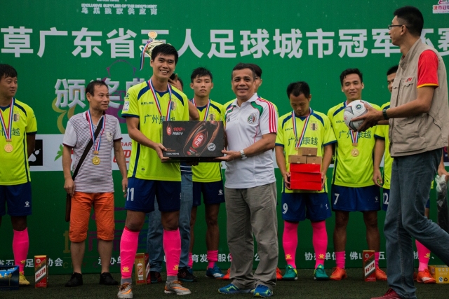 莱昂纳德30+10东契奇28+10+10 快船豪取9连胜
